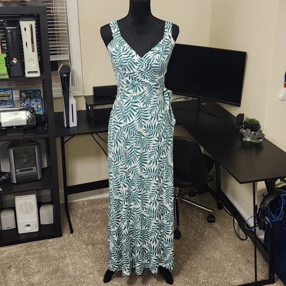 41 Hawthorn Dresses & Skirts - 41 Hawthorn Teal Leaf Pattern Maxi Dress